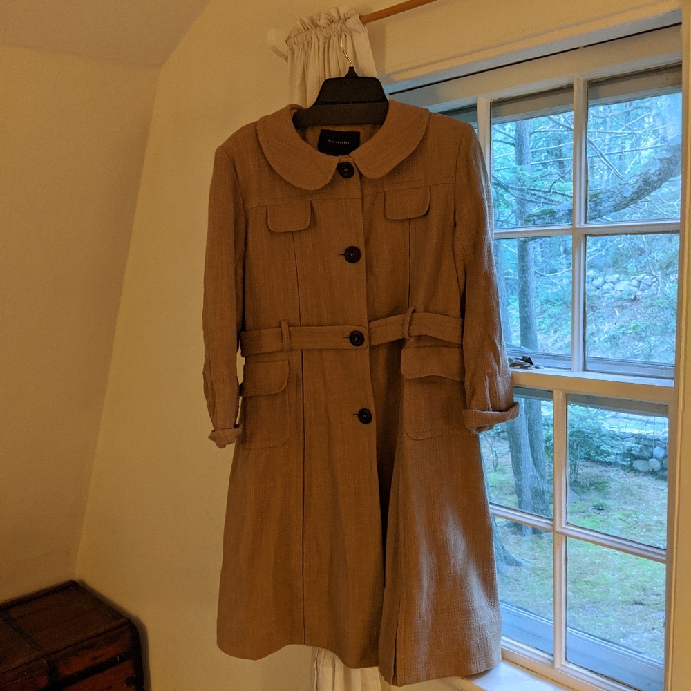 Taupe Elie Tahari lightly worn trench